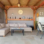 Two-bedroom In 別荘 *